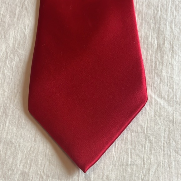 Donald J Trump Other - Donald J. Trump Signature Collection Tie Classic Red  Make this tie great again